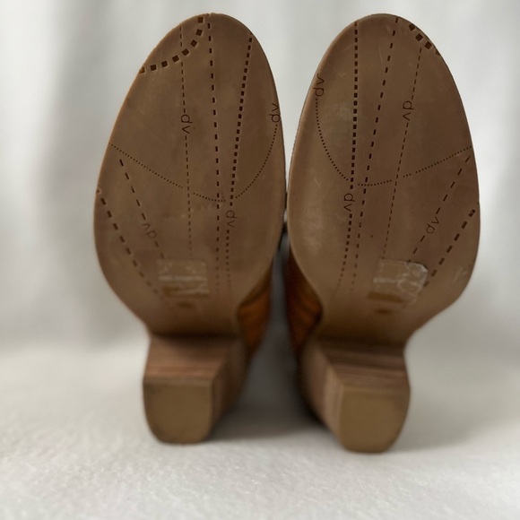 Dolce Vita Size 8 1/2 Leather Cognac Booties - Picture 10 of 16